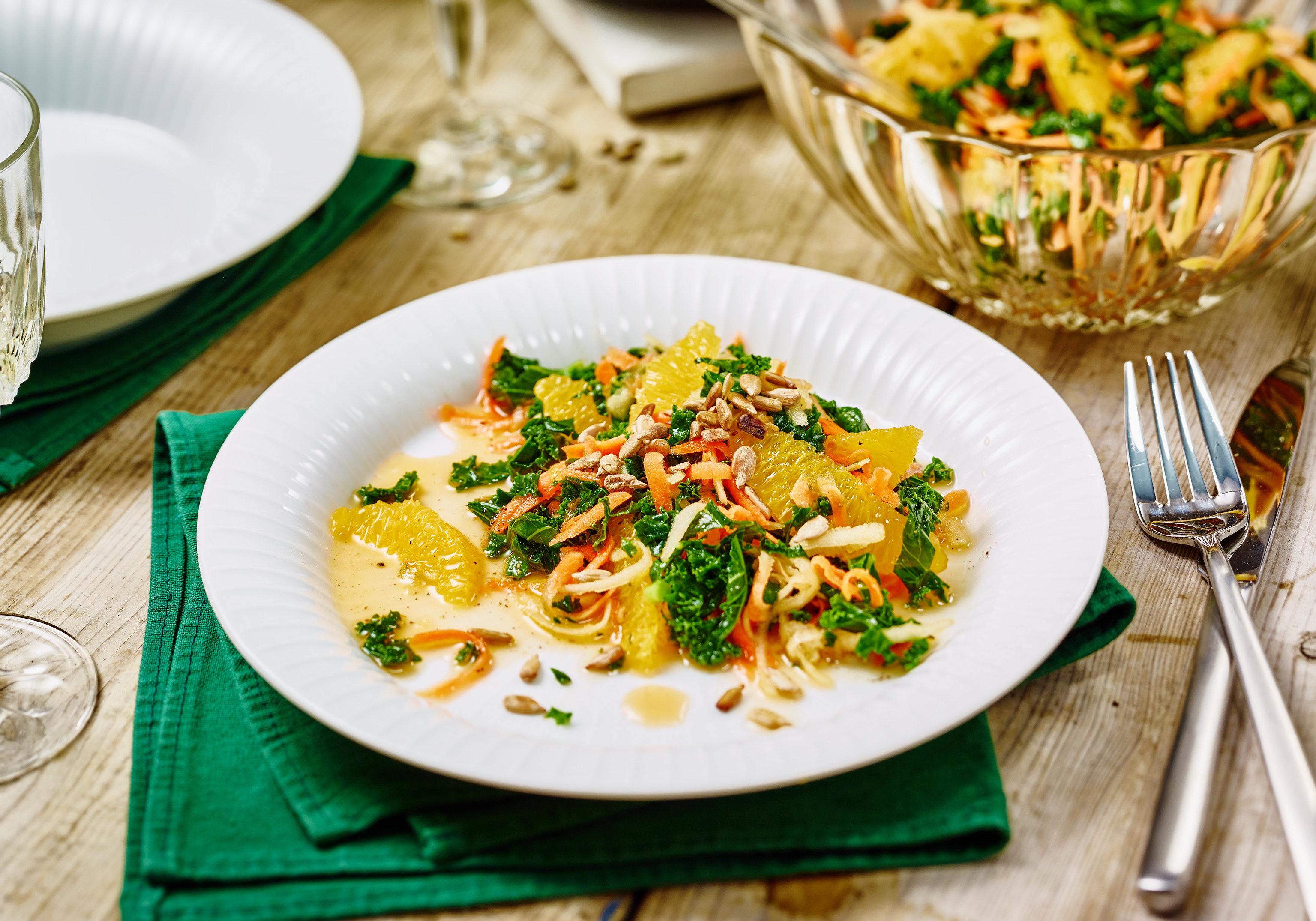 Grünkohlsalat mit Möhren und Orangen | maggi.de