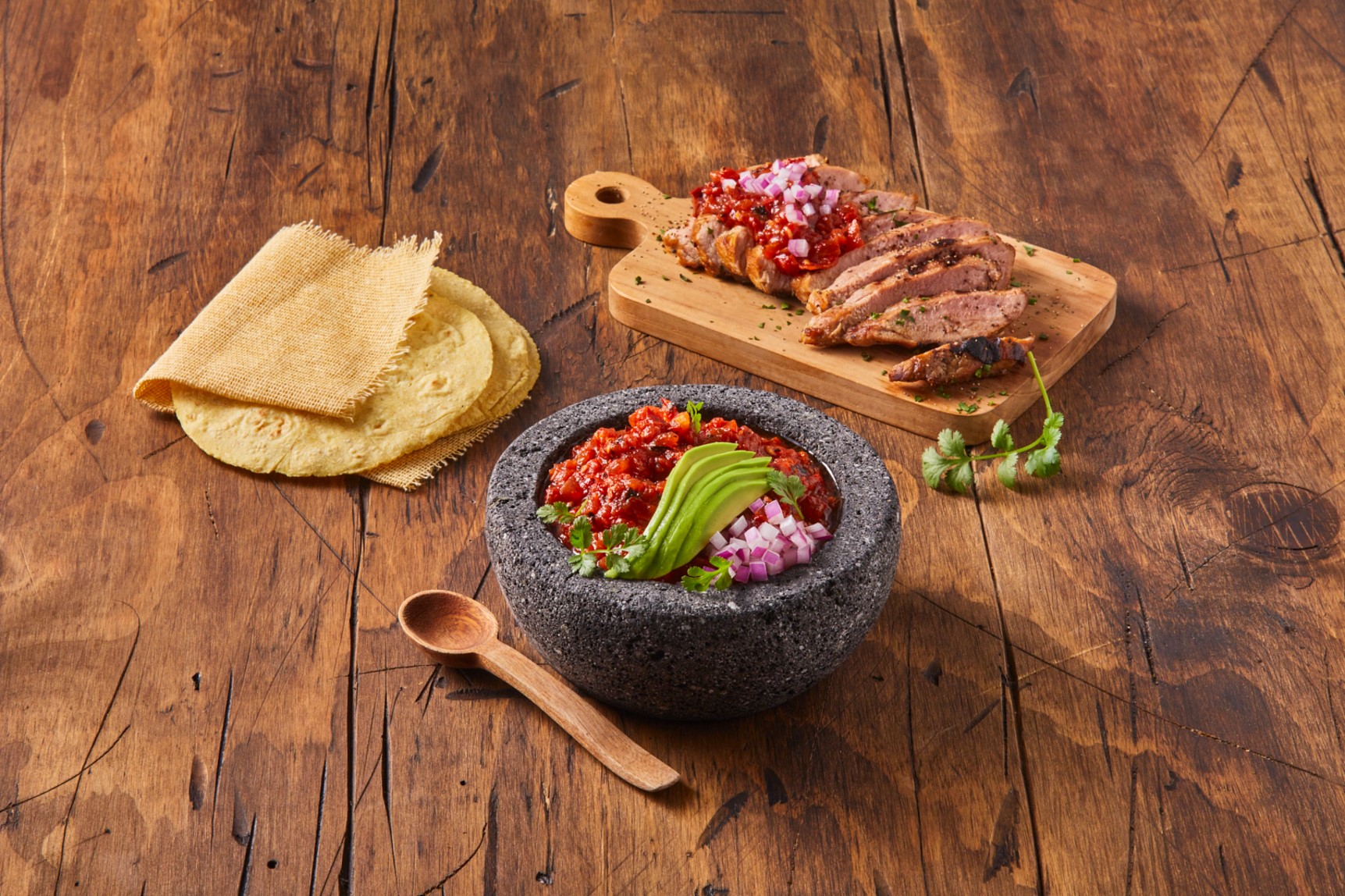 Salsa mexicana en molcajete
