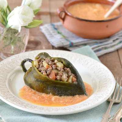 Chiles Rellenos Con Cremosa Salsa De Tomate El Mejor Nido