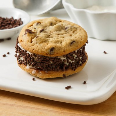 Original NESTLÉ® TOLL HOUSE® Chocolate Chip Cookies | TOLL HOUSE®