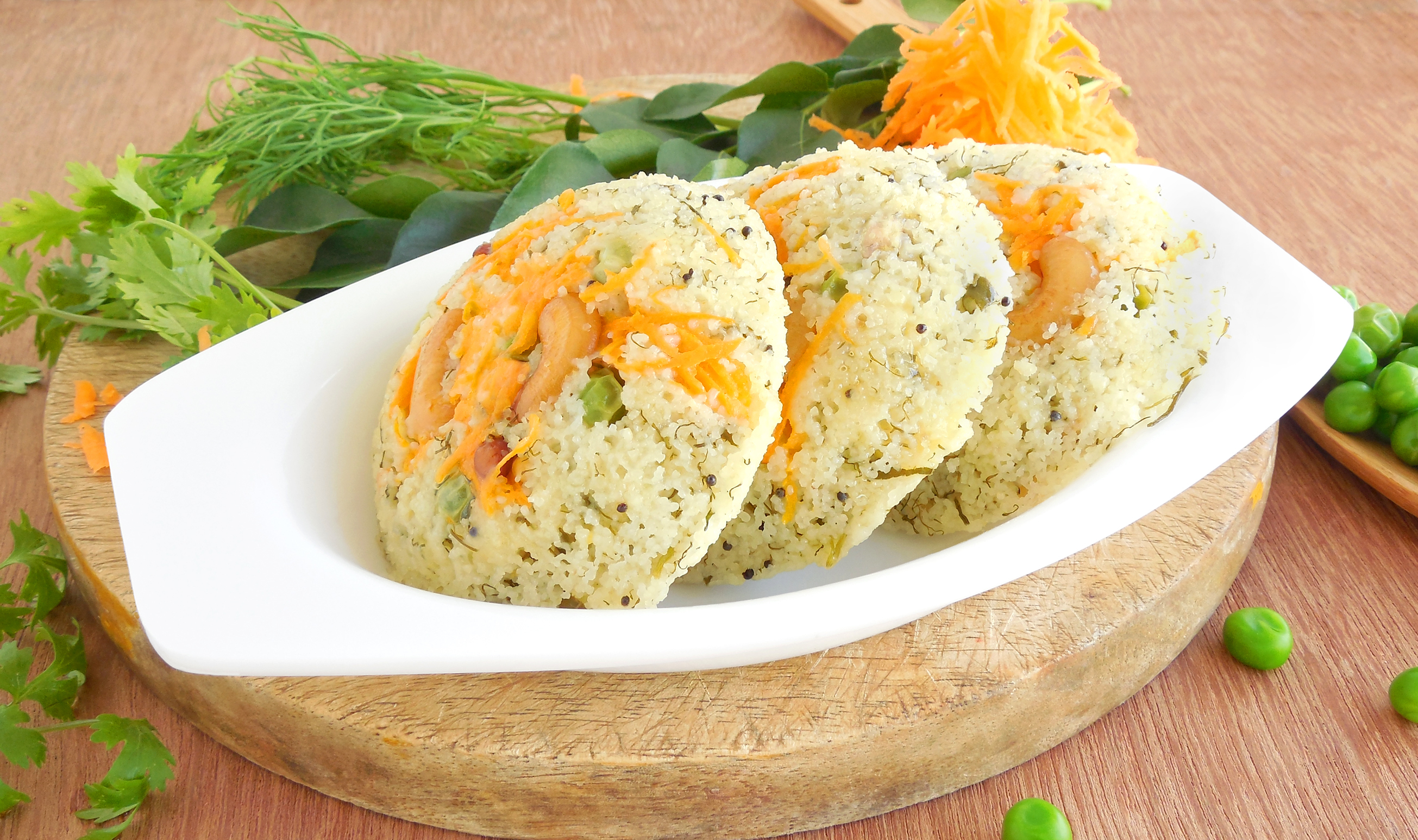 2f5aad43704d9edb741733b8931c3cfc_Rava_Idli_Plating