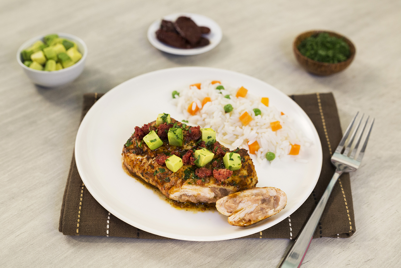 Milanesa de pollo rellena de frijoles Recetas Nestlé