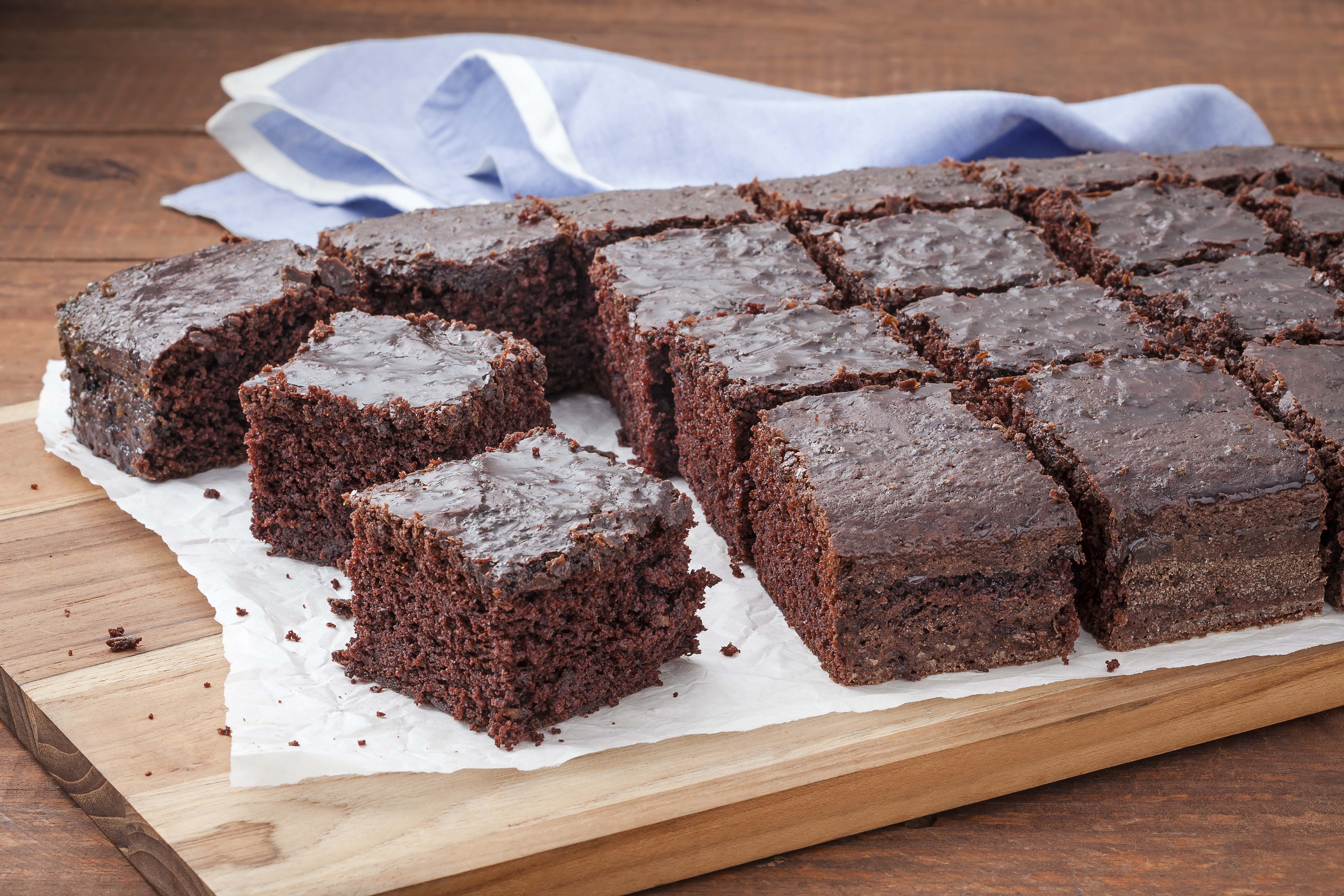 Bolo de Chocolate com Calda Bolo Peteleco Receitas Nestlé