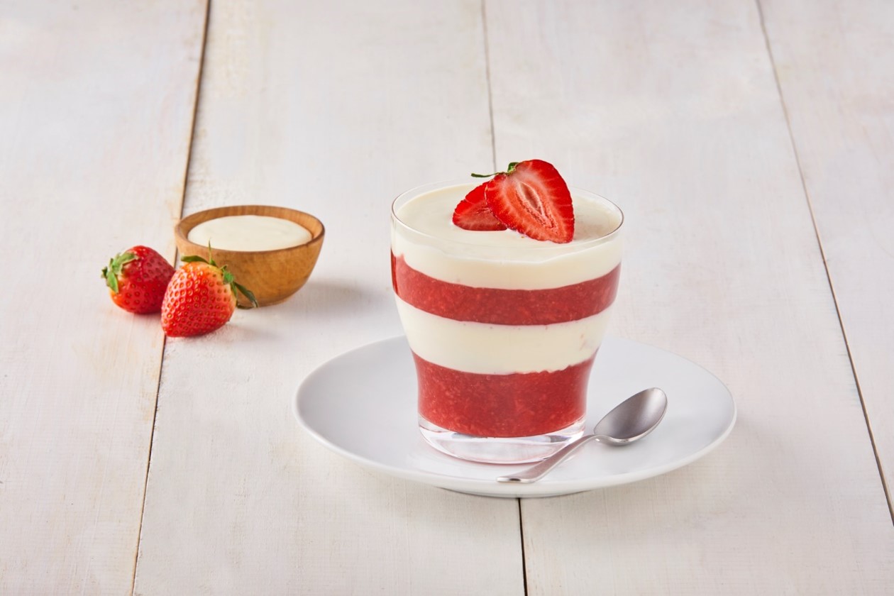 Postre De Fresas Con Crema Recetas Nestlé