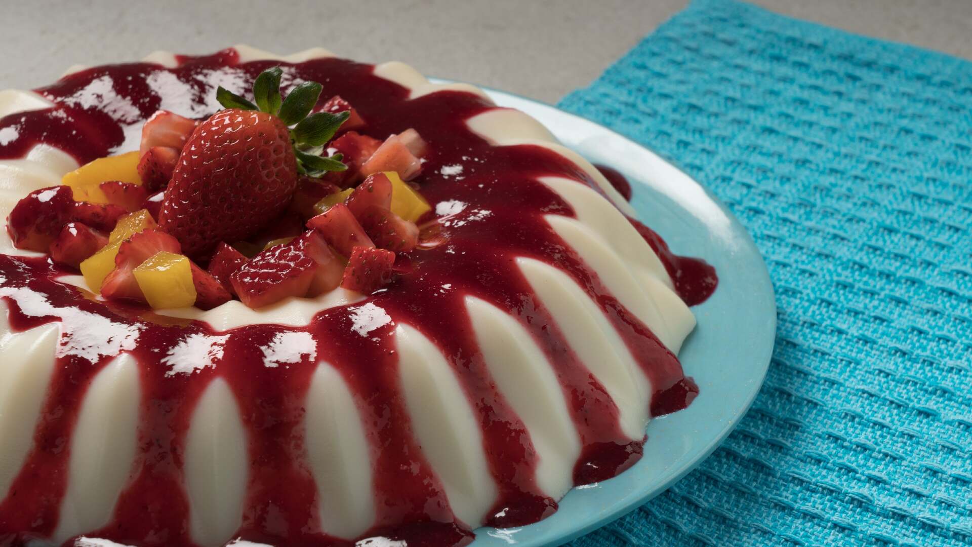 Postre De Gelatina Con Leche Condensada Y Fruta Postres Y Recetas De