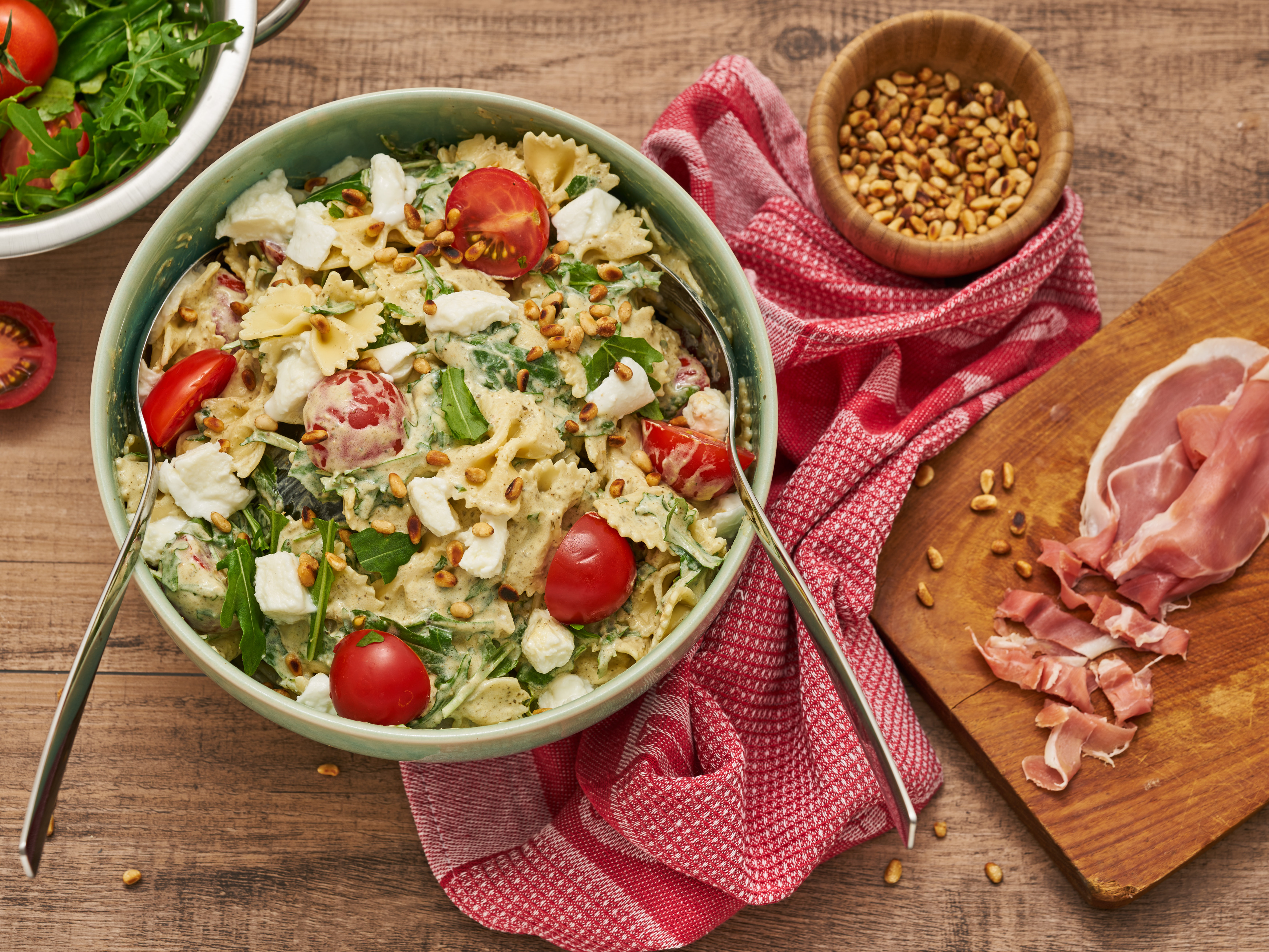 Nudelsalat Mit Tomaten Und Mozzarella | Maggi.de