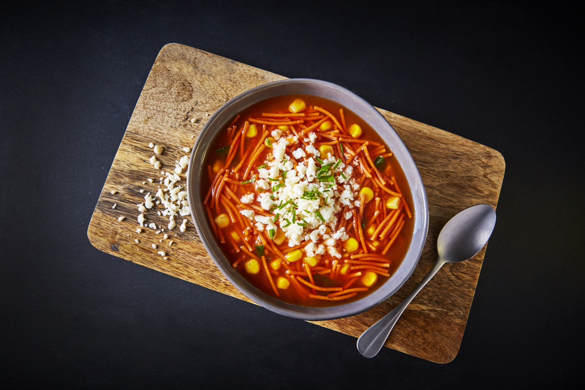 Sopa de fideo con verduras | Recetas Nestlé