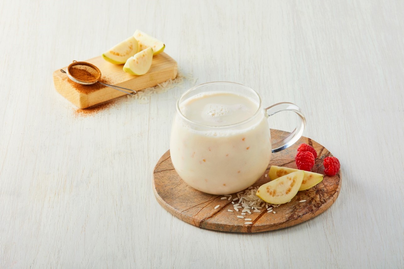 Atole de arroz con leche y guayabas deslactosado
