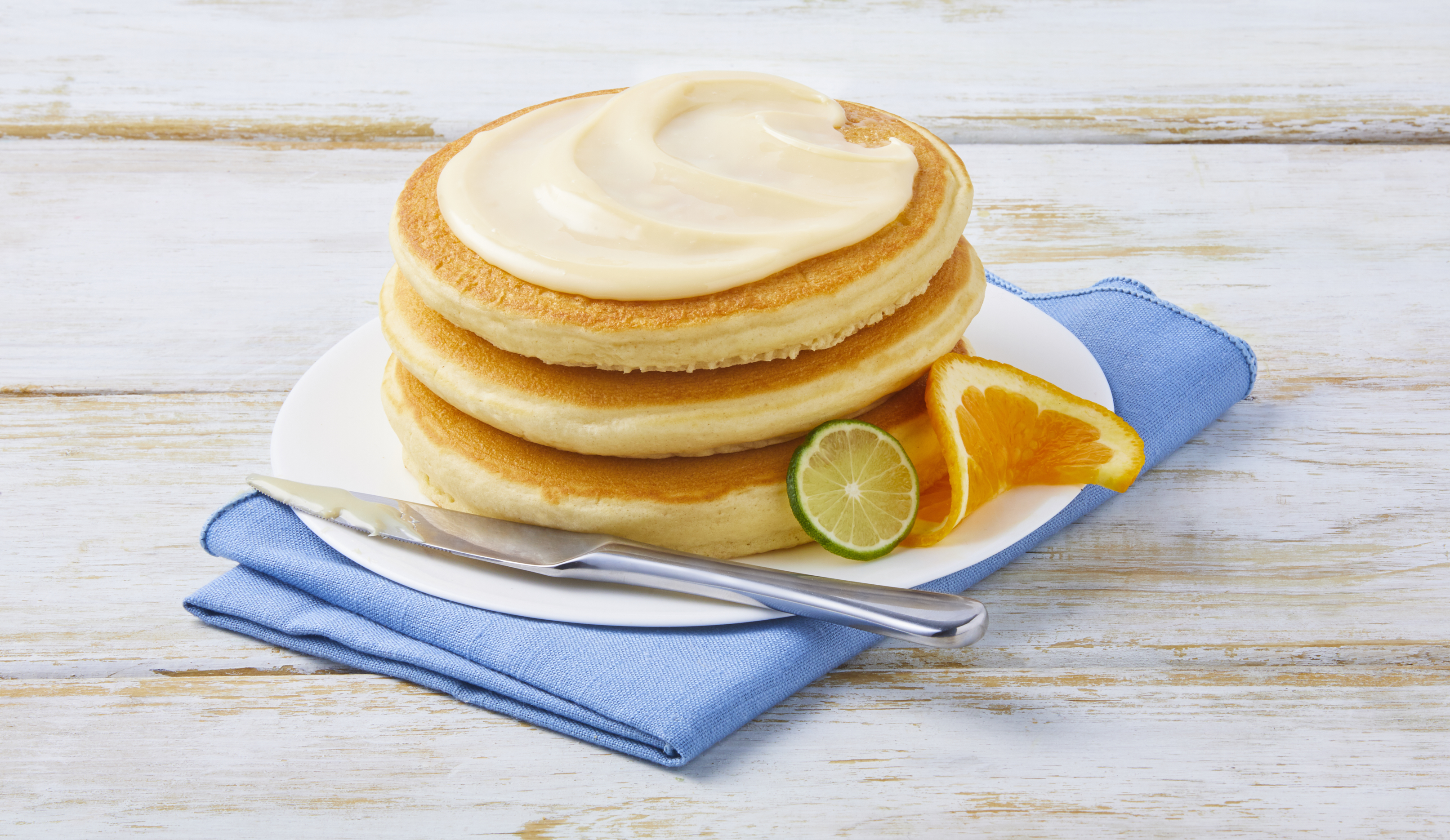 Hot cakes con naranja y limón | Recetas Nestlé
