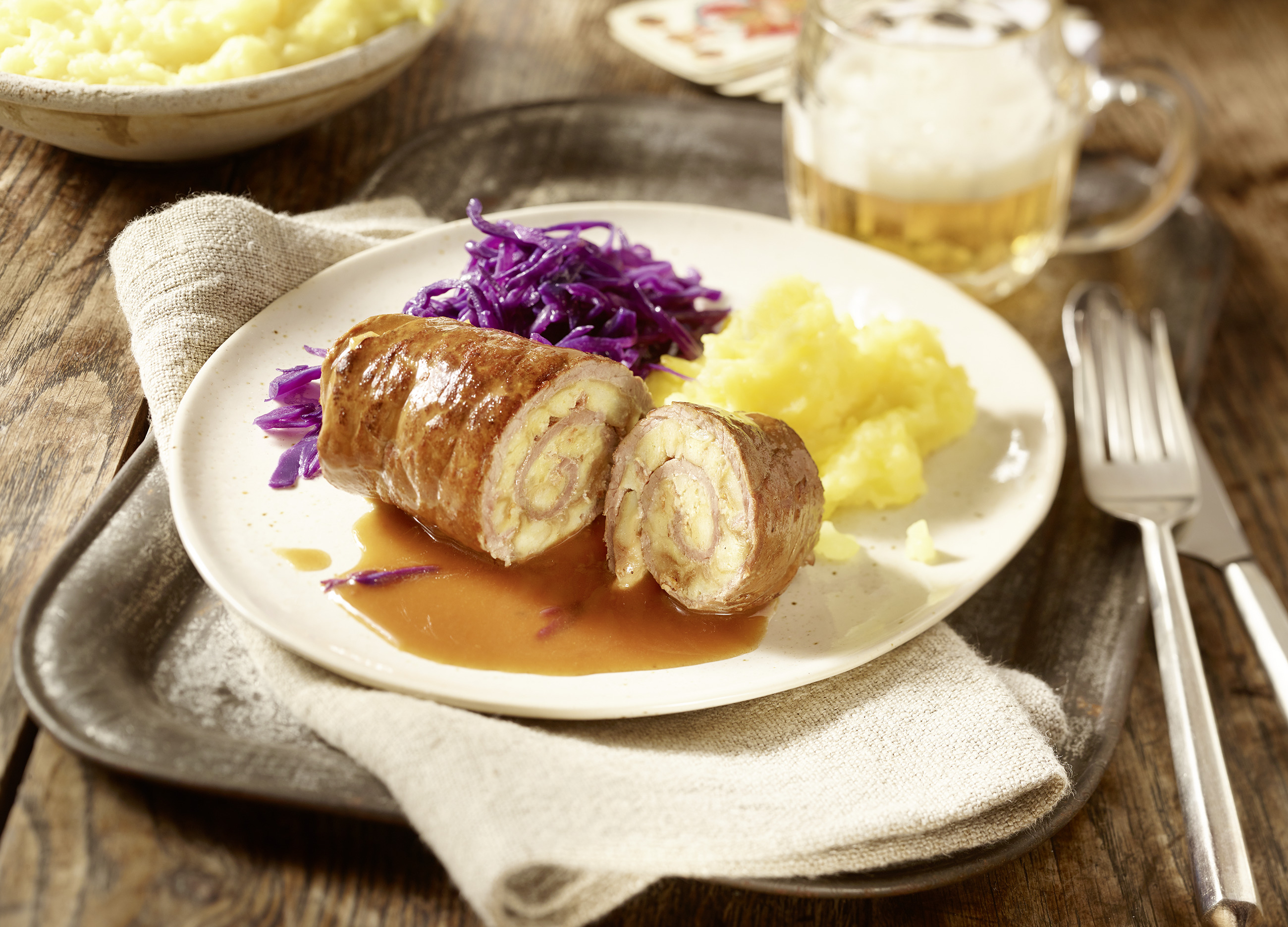 Rouladen mit Brezelfüllung in Biersauce | maggi.de