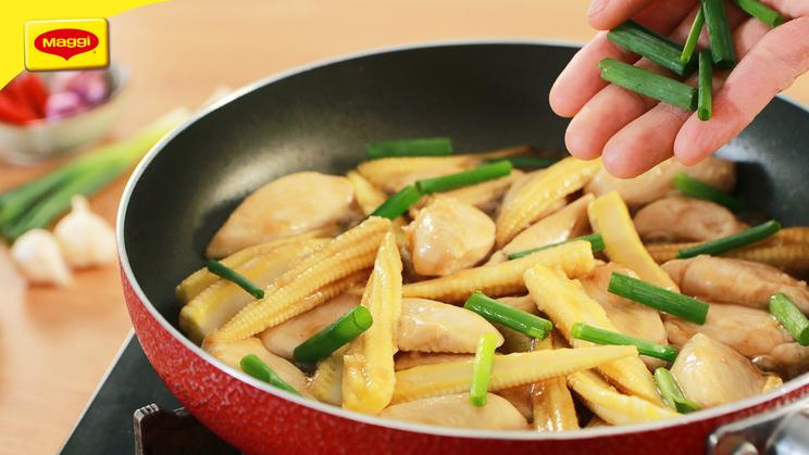 Lườn Gà Xào Bắp Non