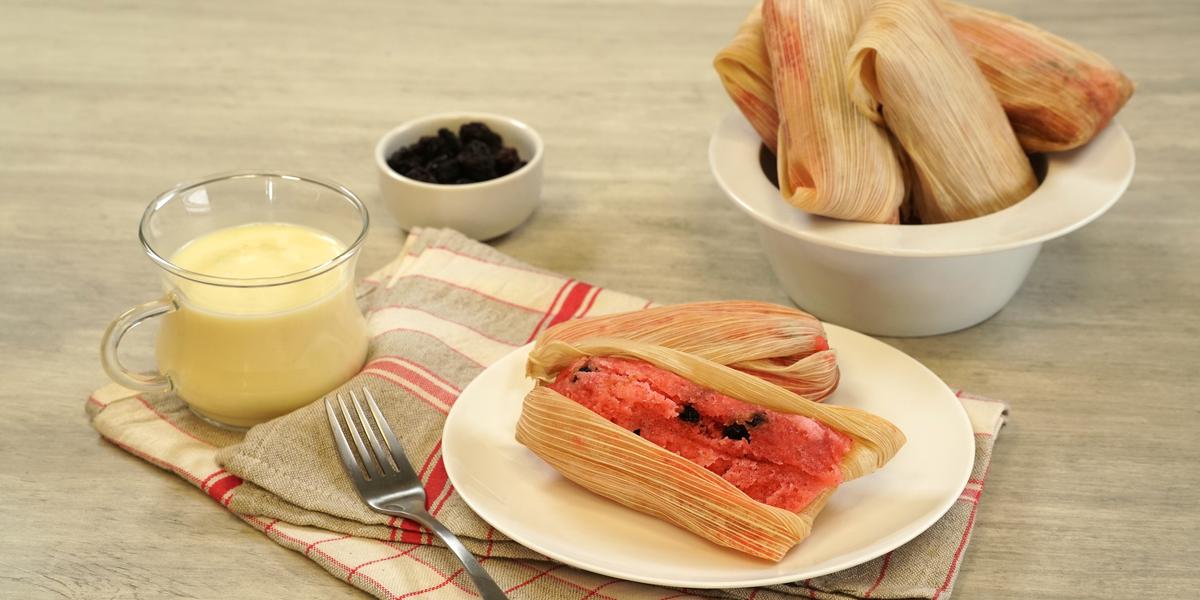 Tamal de dulce con pasas Recetas Nestlé