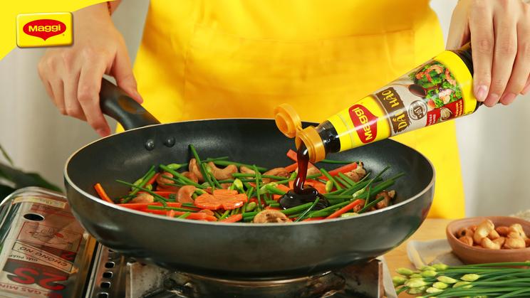 Bông Hẹ Xào Mực Lá Và Hạt Điều