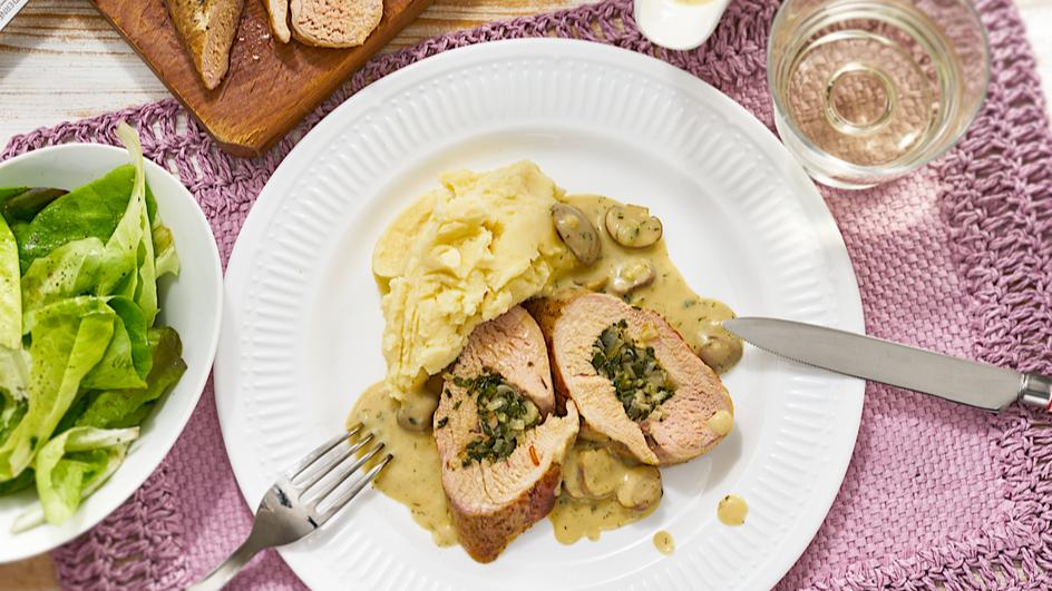 Gefüllte Schweinelende mit Pilz-Rahm-Sauce