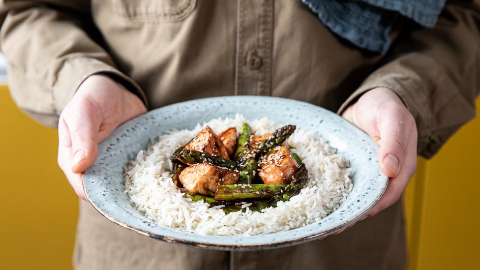 Teriyaki-Lachs mit Spargel | maggi.de