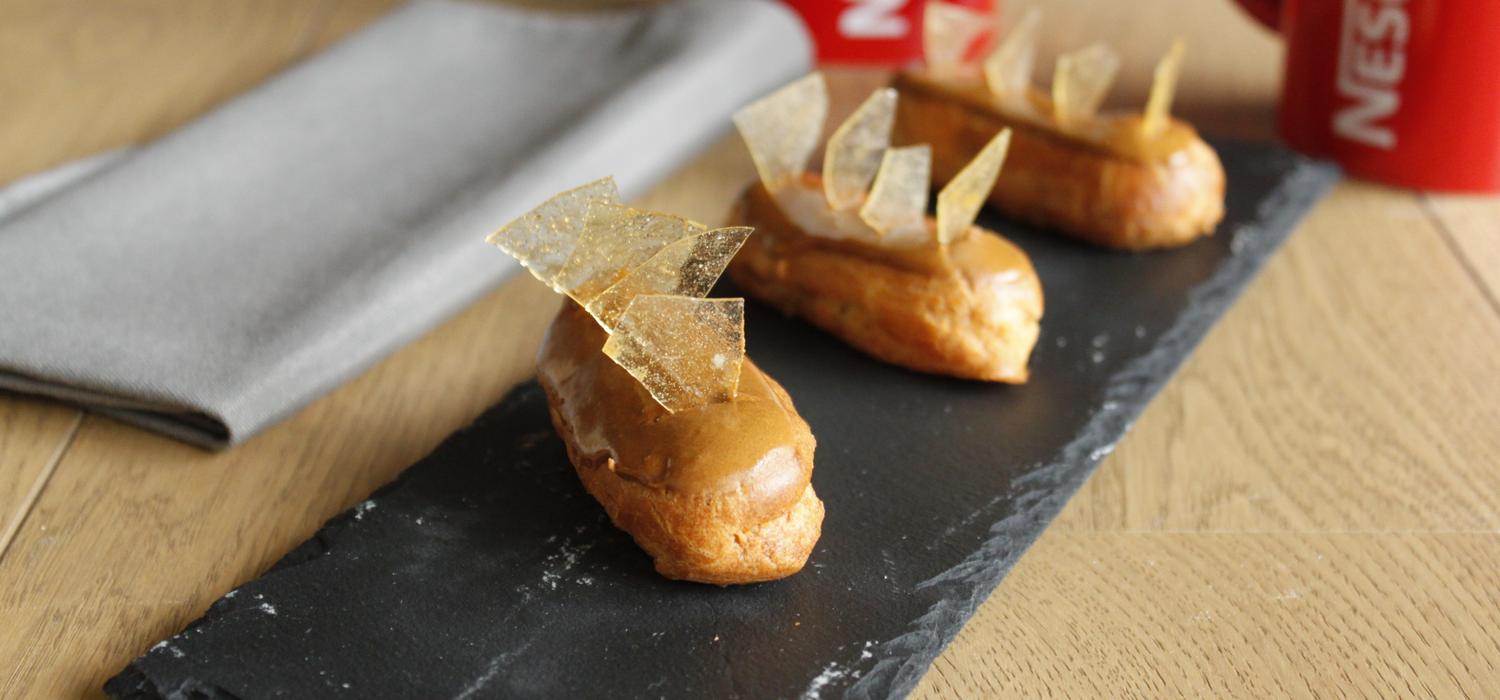 Mini éclairs au café, éclats de caramel Croquons la vie