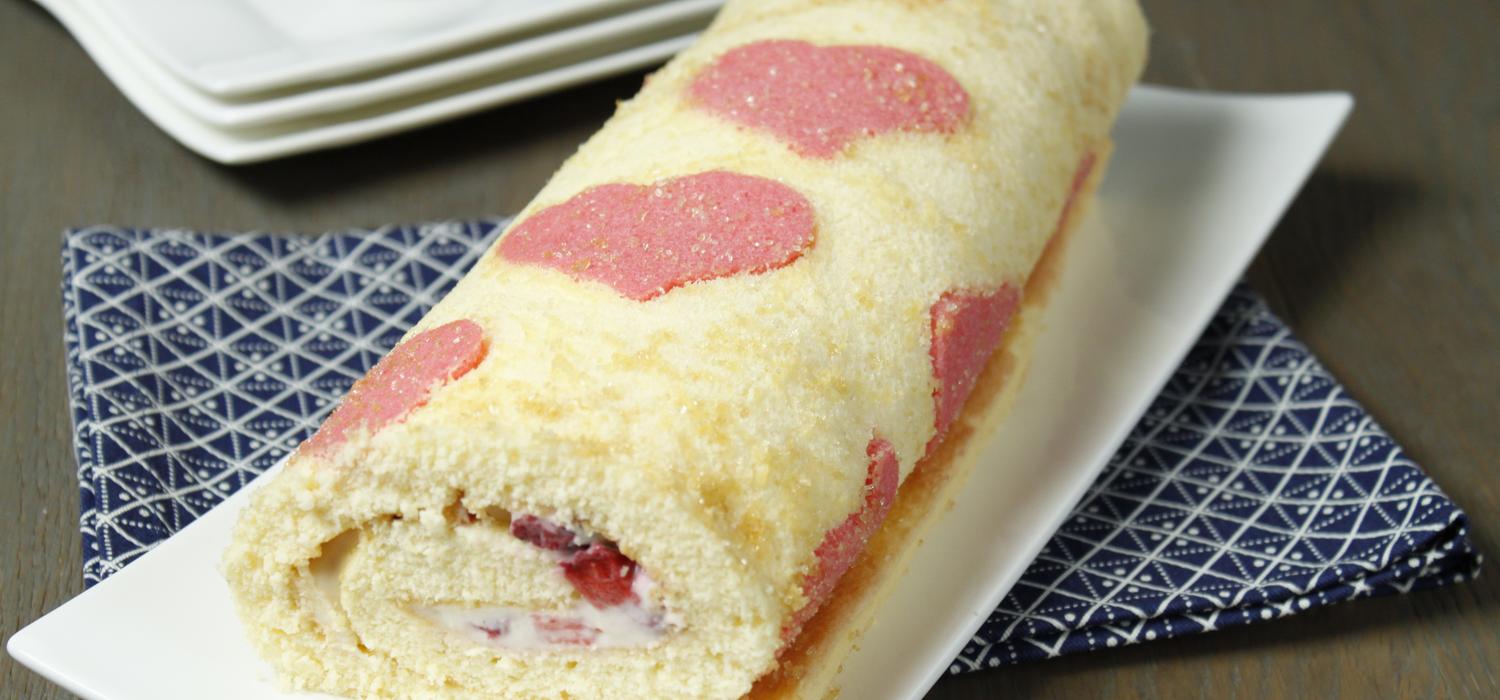 Biscuit Roule Coeurs Au Chocolat Blanc Et Fraises Nestle Dessert