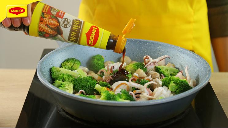 Mực Xào Rau Nấm Sốt Kem